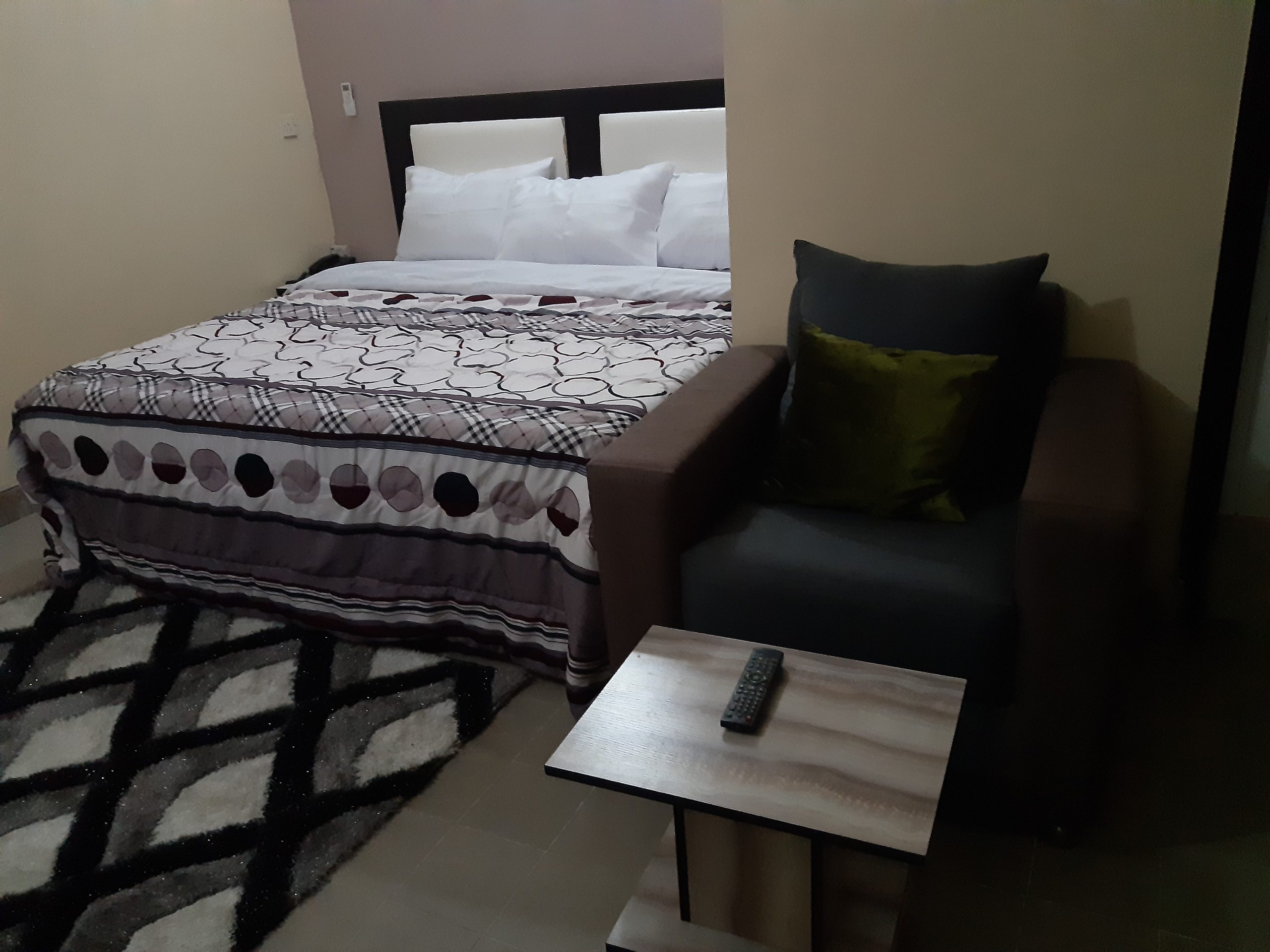 DELUXE DOUBLE SUITE