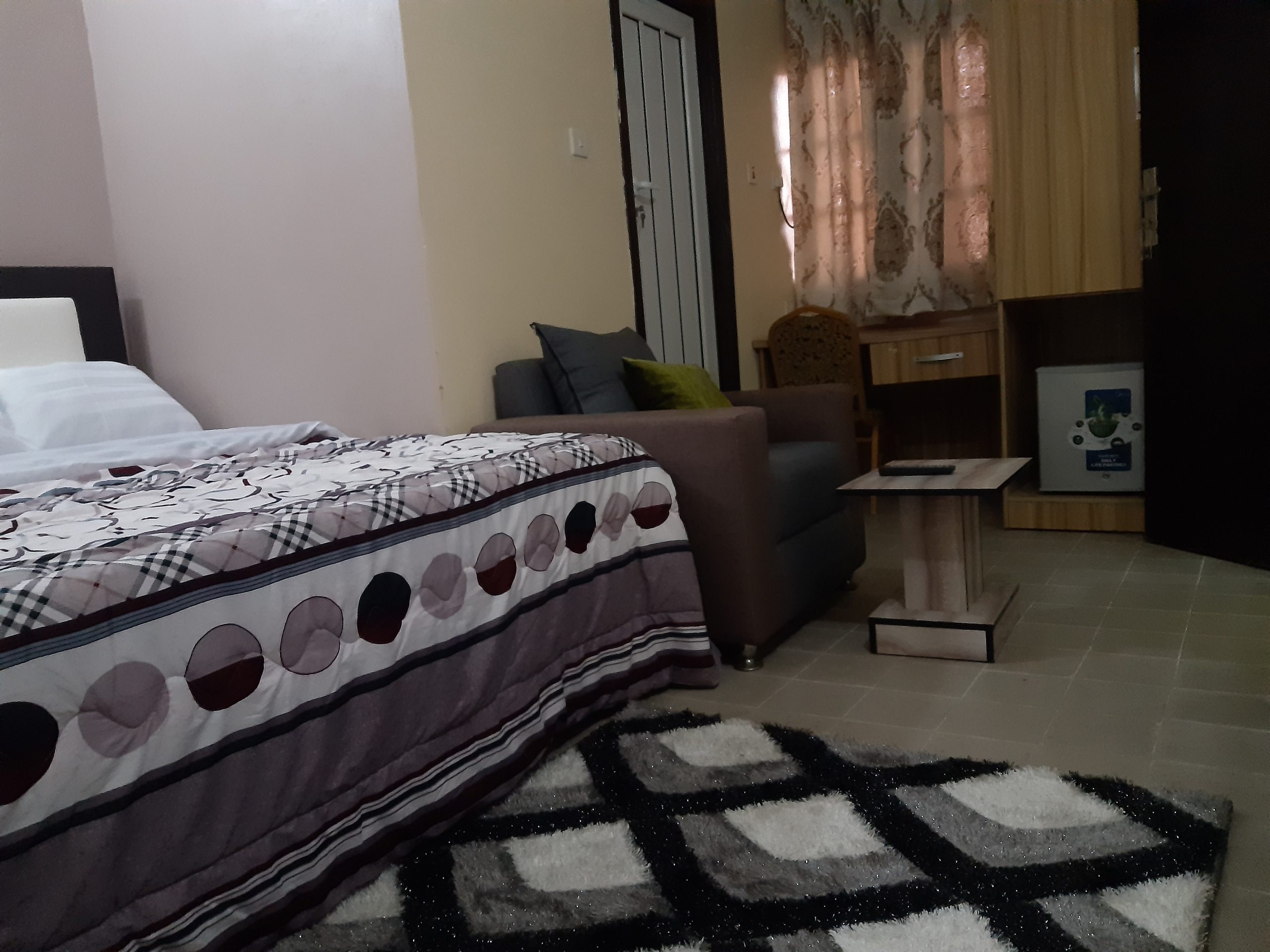 STUDIO FLAT