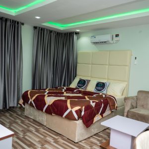 EXECUTIVE ONE BEDROOM APARTMENT